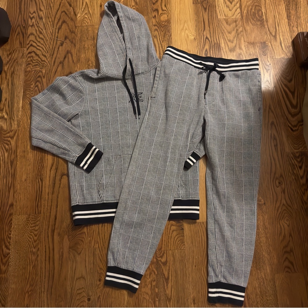 American Eagle sweatsuit